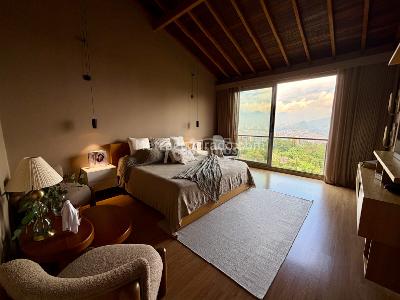 Casa de 3 alcobas en venta en Loma El Atravesado, Envigado, 223 m² · foto 16 de 20