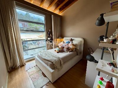 Casa de 3 alcobas en venta en Loma El Atravesado, Envigado, 223 m² · foto 17 de 20