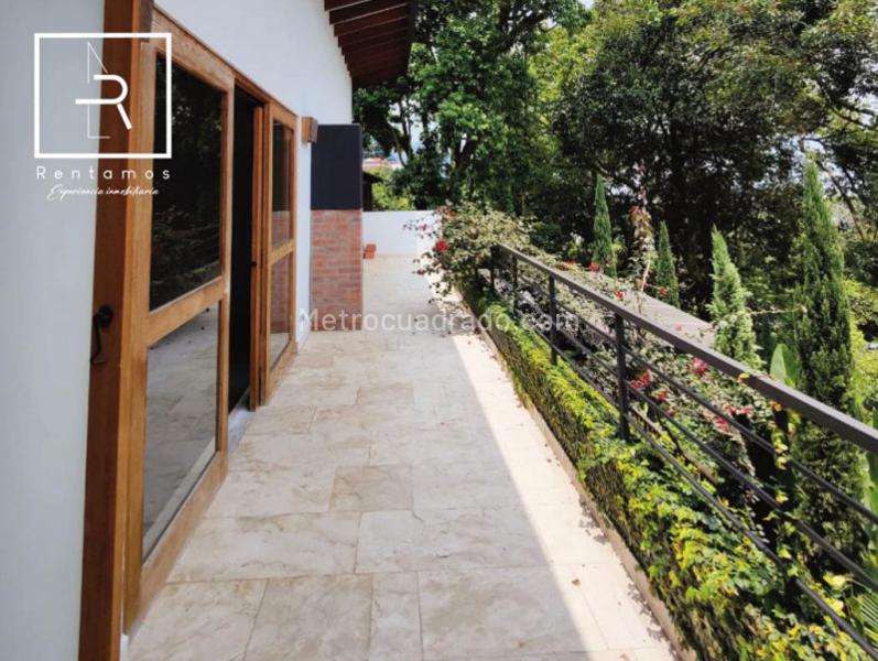 2BR House in Loma De Las Brujas (200 m²)