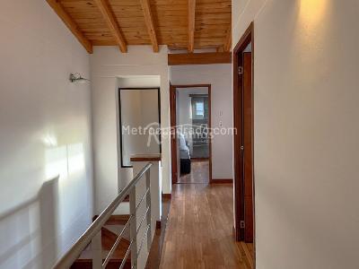 Casa de 3 alcobas en venta en Intermedia, Envigado, 198 m² · foto 19 de 20