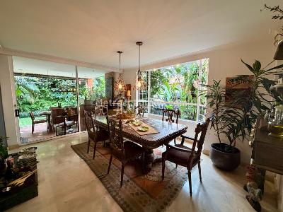 Casa de 3 alcobas en venta en Benedictinos, Envigado, 400 m² · foto 2 de 16