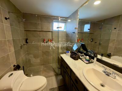 Casa de 3 alcobas en venta en Benedictinos, Envigado, 400 m² · foto 13 de 16