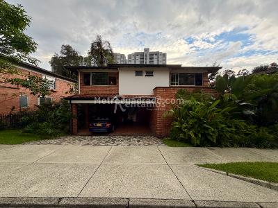 Casa de 3 alcobas en venta en Benedictinos, Envigado, 400 m² · foto 16 de 16