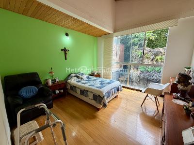 Casa de 4 alcobas en venta en Loma El Atravesado, Envigado, 345 m² · foto 14 de 20