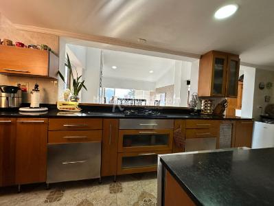 Apartamento en venta en El Poblado, Medellín · foto 6 de 20