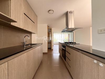 Apartamento de 3 alcobas en venta en Loma Del Chocho, Envigado, 130 m² · foto 3 de 20