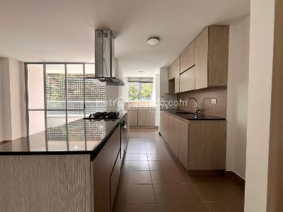 Apartamento de 3 alcobas en venta en Loma Del Chocho, Envigado, 130 m² · foto 4 de 20