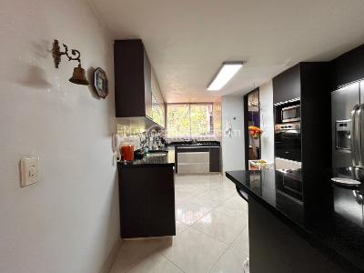 Apartamento en venta en El Poblado, Medellín · foto 4 de 20
