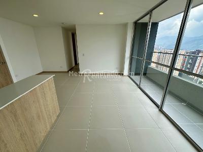 Apartamento de 3 alcobas en venta en Sabaneta, Sabaneta, 73 m² · foto 2 de 16