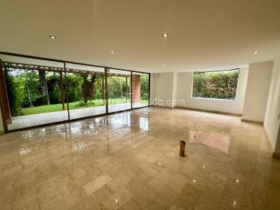 Casa de 3 alcobas en venta en Loma Benedictinos, Envigado, 262 m² · foto 8 de 20