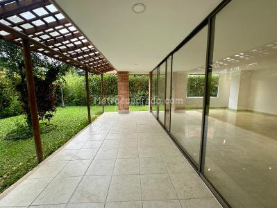 Casa de 3 alcobas en venta en Loma Benedictinos, Envigado, 262 m² · foto 9 de 20