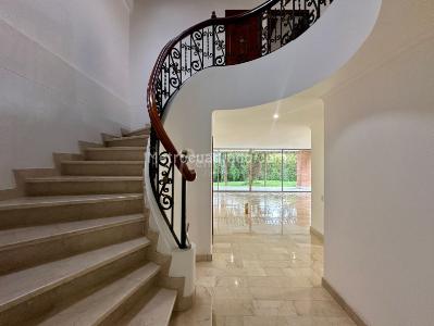 Casa de 3 alcobas en venta en Loma Benedictinos, Envigado, 262 m² · foto 11 de 20