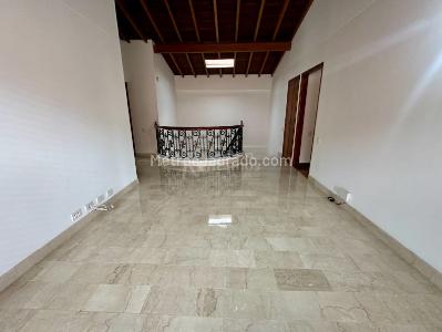 Casa de 3 alcobas en venta en Loma Benedictinos, Envigado, 262 m² · foto 14 de 20