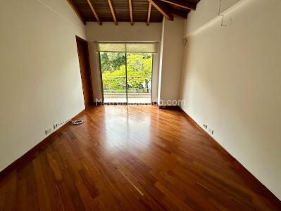 Casa de 3 alcobas en venta en Loma Benedictinos, Envigado, 262 m² · foto 15 de 20