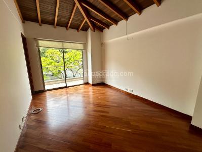 Casa de 3 alcobas en venta en Loma Benedictinos, Envigado, 262 m² · foto 16 de 20