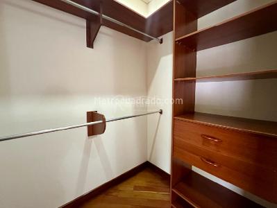 Casa de 3 alcobas en venta en Loma Benedictinos, Envigado, 262 m² · foto 17 de 20