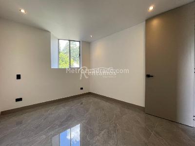 Apartamento de 3 alcobas en venta en San Jose, Sabaneta, 80 m² · foto 15 de 20