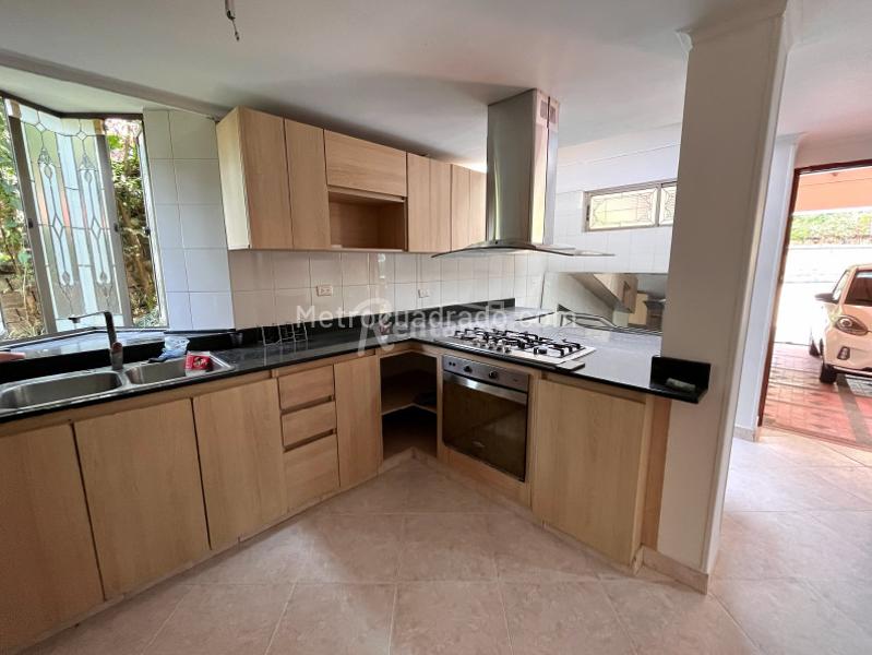 Casa en Arriendo de 4 Alcobas en El Poblado, Los Balsos - 3