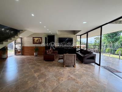 Casa de 5 alcobas en venta en Loma Del Escobero, Envigado, 700 m² · foto 8 de 20