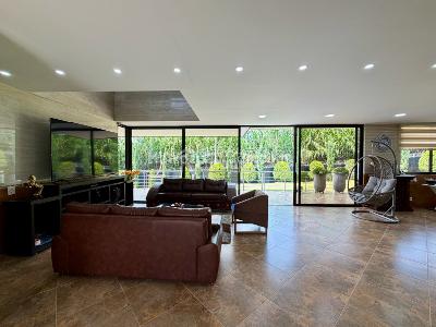 Casa de 5 alcobas en venta en Loma Del Escobero, Envigado, 700 m² · foto 9 de 20