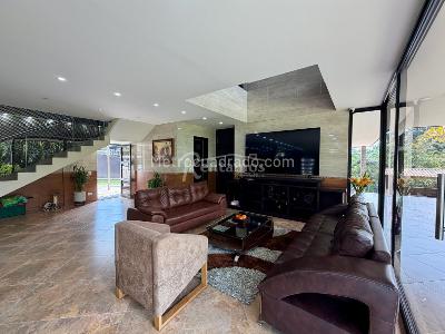 Casa de 5 alcobas en venta en Loma Del Escobero, Envigado, 700 m² · foto 10 de 20
