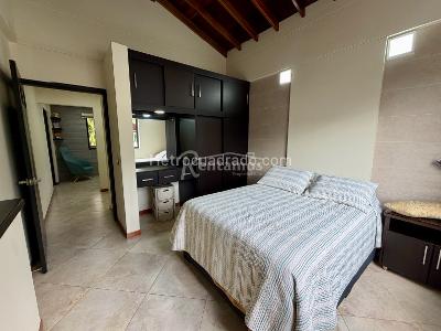 Casa de 5 alcobas en venta en Loma Del Escobero, Envigado, 700 m² · foto 14 de 20