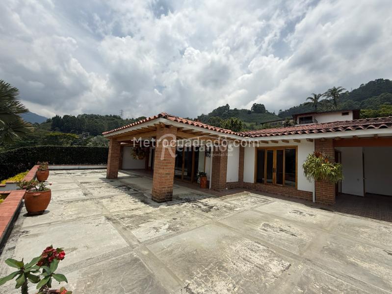 3BR House in Las Antillas (320 m²)