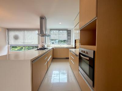 Apartamento de 3 alcobas en venta en El Castillo, Medellín, 171 m² · foto 2 de 20