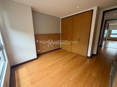Apartamento de 3 alcobas en venta en El Castillo, Medellín, 171 m² · foto 14 de 20