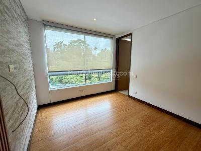 Apartamento de 3 alcobas en venta en El Castillo, Medellín, 171 m² · foto 18 de 20