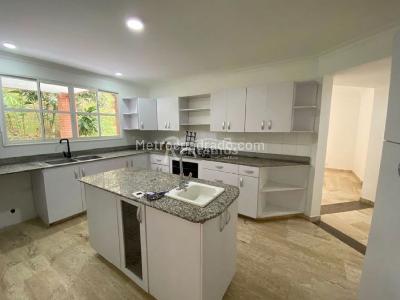 Casa de 4 alcobas en venta en La Calera, Medellín, 770 m² · foto 7 de 20