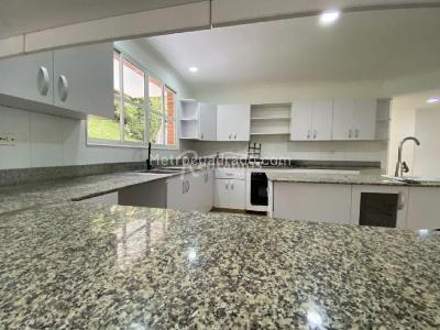 Casa de 4 alcobas en venta en La Calera, Medellín, 770 m² · foto 8 de 20