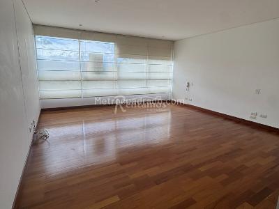 Apartamento de 3 alcobas en venta en El Poblado, Medellín, 272 m² · foto 4 de 20