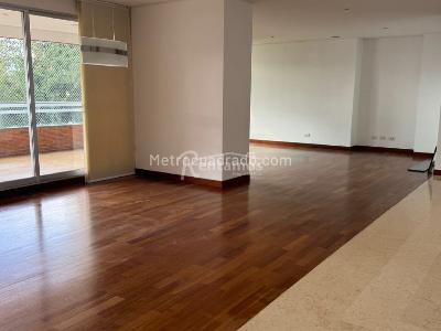 Apartamento de 3 alcobas en venta en El Poblado, Medellín, 272 m² · foto 12 de 20