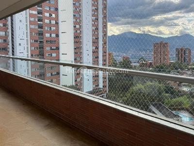 Apartamento de 3 alcobas en venta en El Poblado, Medellín, 272 m² · foto 17 de 20