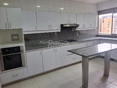 Apartamento en venta en El Tesoro, Medellín · foto 3 de 19