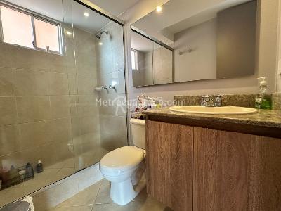 Apartamento en arriendo en Castropol, Medellín · foto 7 de 19