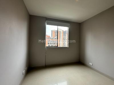 Apartamento en arriendo en Castropol, Medellín · foto 13 de 19