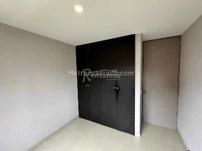 Apartamento en arriendo en Castropol, Medellín · foto 14 de 19