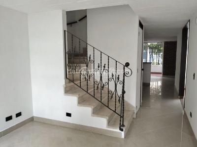 Casa de 3 alcobas en venta en Santa Catalina, Itagüí, 118 m² · foto 3 de 20