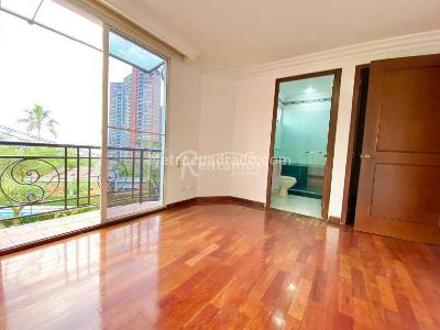 Casa de 4 alcobas en venta en El Poblado, Medellín, 276 m² · foto 9 de 20
