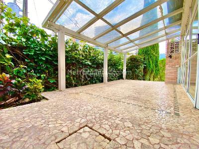 Casa de 4 alcobas en venta en El Poblado, Medellín, 276 m² · foto 13 de 20