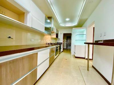 Casa de 4 alcobas en venta en El Poblado, Medellín, 276 m² · foto 16 de 20