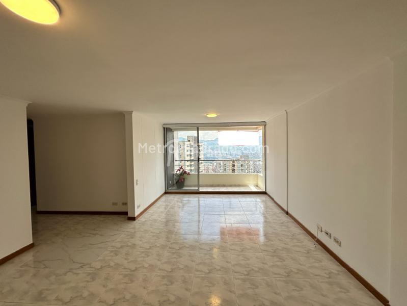 3BR Apartment in Altos Del Poblado (100 m²)