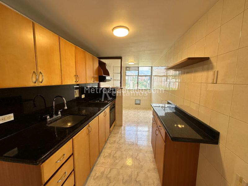 3BR Apartment in Altos Del Poblado (100 m²) - 3