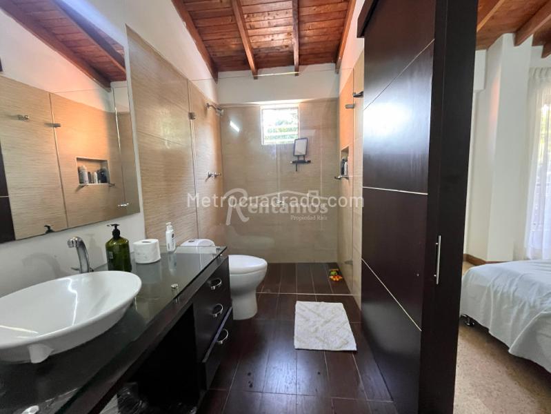 Casa – Envigado, Valle de Aburrá - Más