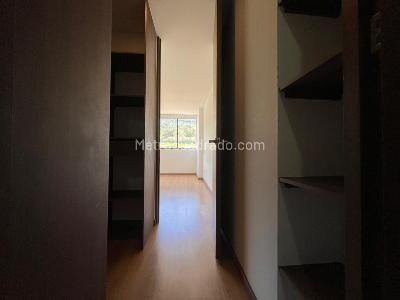 Apartaestudio en venta en Loma Del Escobero, Envigado, 64 m² · foto 14 de 20