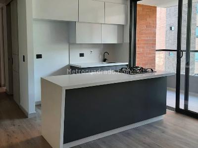 Apartamento de 2 alcobas en venta en Intermedia, Envigado, 86 m² · foto 3 de 20