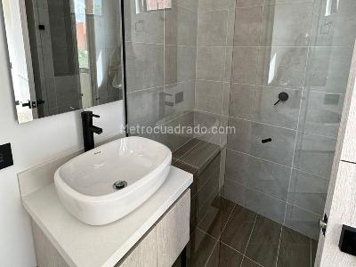 Apartamento de 2 alcobas en venta en Intermedia, Envigado, 86 m² · foto 9 de 20