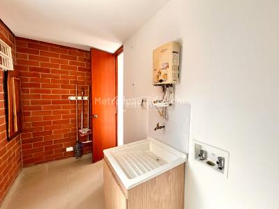 Apartamento de 3 alcobas en venta en Santa Catalina, Itagüí, 92 m² · foto 10 de 20
